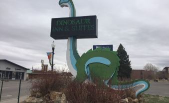 Dinosaur Inn & Suites