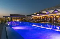 Aloft Al Ain - Pools