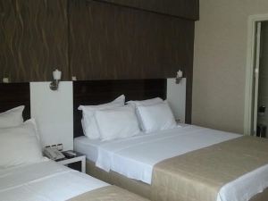 Anya Suit Otel