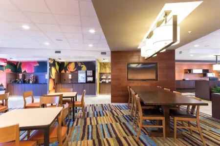 Fairfield Inn & Suites Decorah