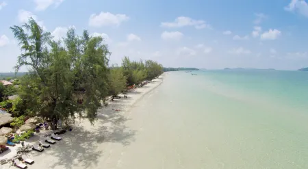 Mary Beach Hotel & Resort Отели в г. Krabey Island