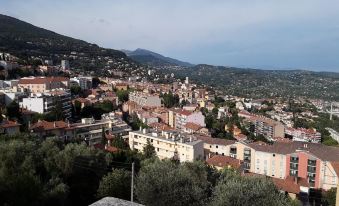 Apartment with 3 Bedrooms in Grasse, with Wonderful Sea View, Furnishe