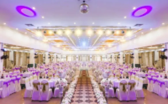 ロイヤル クアン ビン ホテル