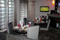 CrownEdge Hotels Các khách sạn ở Ikeja