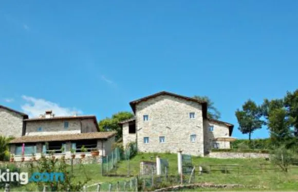 莫卡里村舍酒店