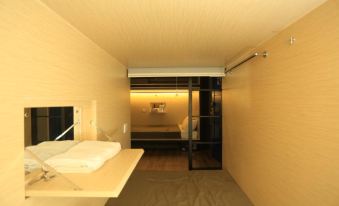 InnBox Capsule Hotel