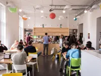 Avenue Hostel โรงแรมใกล้มินิเวิร์ซัม