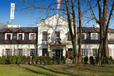 Hotel Dwór Kościuszko Các khách sạn ở Krakowski