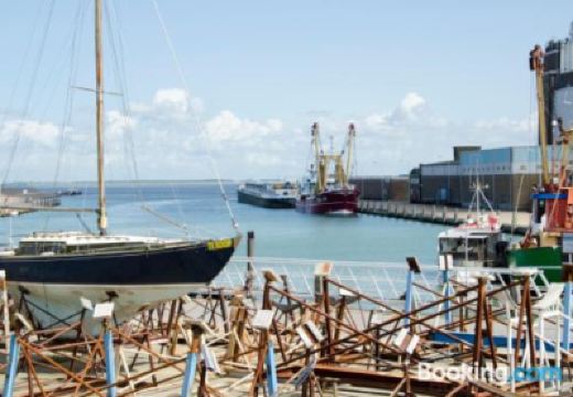 Hotel Exterior Hotel Rooms Photo