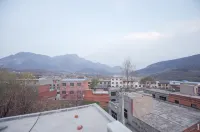 Sleeport Hotel (Dengfeng Songshan Shaolin Temple) - pemandangan pegunungan