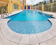 La Quinta Inn & Suites by Wyndham Alvin - Pools