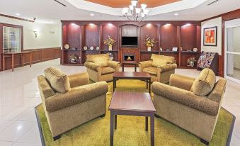 La Quinta Inn & Suites by Wyndham Columbus TX