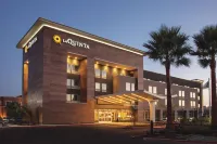 La Quinta Inn & Suites by Wyndham Morgan Hill-San Jose South - parking