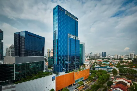 Courtyard by Marriott Singapore Novena Отели рядом с достопримечательностью «Block 18 HDB Dover Crescent»