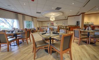 Holiday Inn Plainview-Long Island, an IHG Hotel