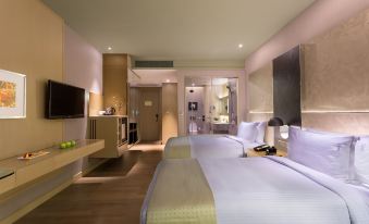 3. 홀리데이 인 뉴..