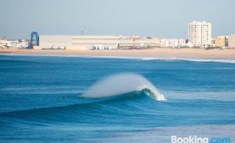 Surfers Lodge Peniche