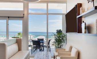 Holiday Inn Express & Suites Panama City Beach - Beachfront