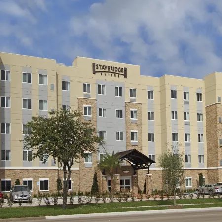 Staybridge Suites HOUSTON - MEDICAL CENTER by IHG Отели рядом с достопримечательностью «Стадион «NRG Астродом»»