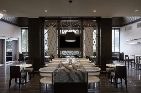 Crystal Gateway Marriott Отели рядом с достопримечательностью «Могила Неизвестного Солдата»