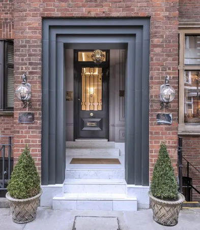 The Capital Hotel, Apartments & Townhouse