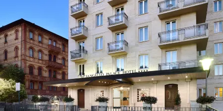 Sangallo Palace Отели рядом с достопримечательностью «Etruscan Arch»