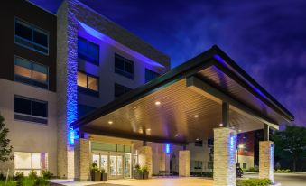 Holiday Inn Express & Suites Queensbury - Lake George Area