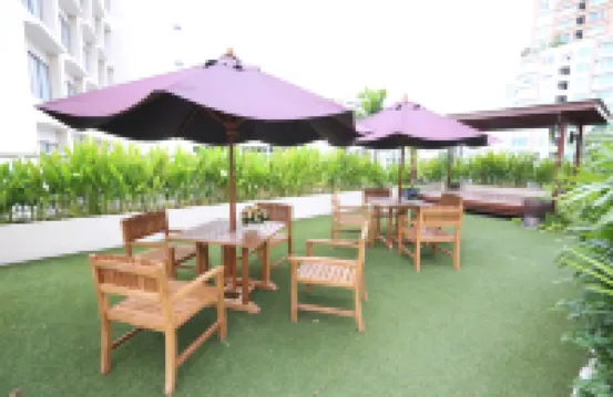 Oakwood Residence Sukhumvit 24 Hotels in der Nähe von Addict Massage