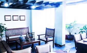 The Studio 18 Residences