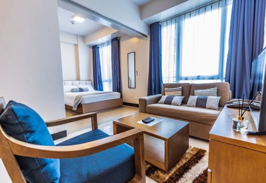 C스위트 앳 8 뉴타운 레지던스 건물 외관