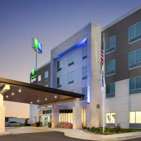 Holiday Inn Express CALHOUN SOUTH by IHG