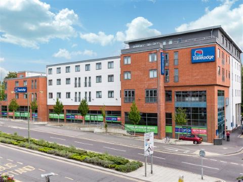 Travelodge Camberley Central