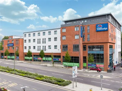 Travelodge Camberley Central โรงแรมใน