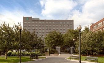 Embassy Suites Boston at Logan Airport