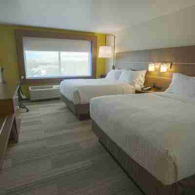 Holiday Inn Express & Suites Boise Airport Rooms