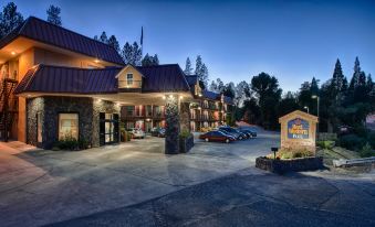 Best Western Plus Yosemite Way Station Motel