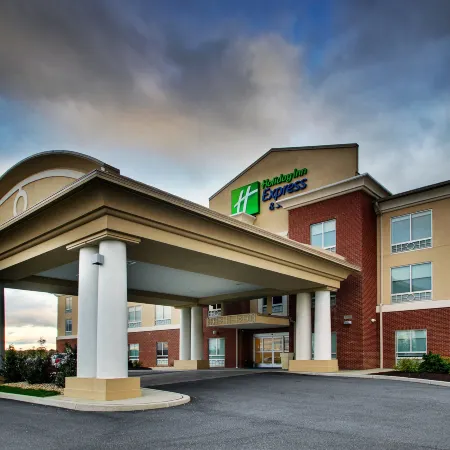 Holiday Inn Express & Suites LANCASTER EAST - STRASBURG by IHG