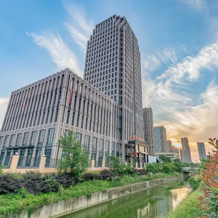Vienna International Hotel (Wuhan Wangjiawan Renxinhui) Отели рядом с достопримечательностью «Третья Средняя Школа Вухана»