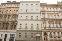 Pure White Hotels in Прага