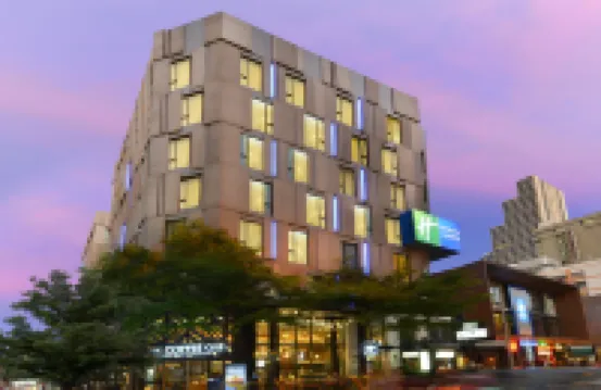 Holiday Inn Express BANGKOK SUKHUMVIT 11 by IHG Hotels near Saen Saep