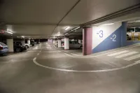 Maritim Hotel Plaza Tirana - parking