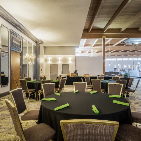 EnVision Hotel & Conference Center Mansfield-Foxboro