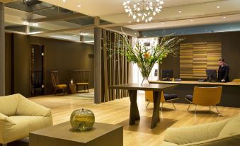 1. Hotel Pa..