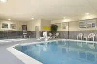 Country Inn & Suites by Radisson, Georgetown, KY - Pools