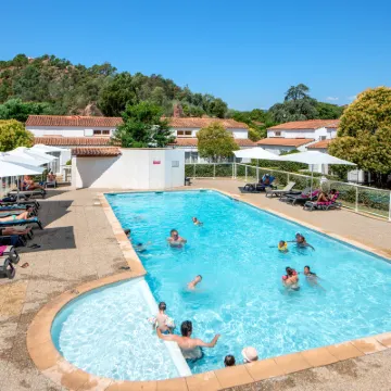 Comfort Aparthotel Mandelieu la Napoule Village Hotels near Midi Beach