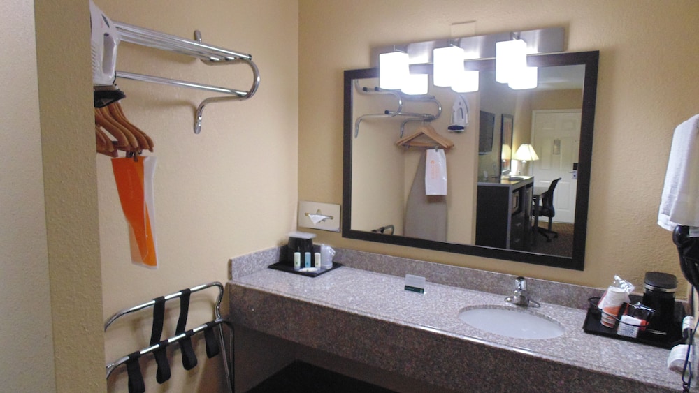 Quality Inn Glenpool - Tulsa