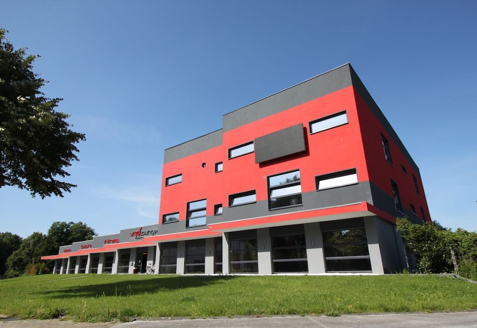 VitaLounge Sports & Spa Hotel - Housity