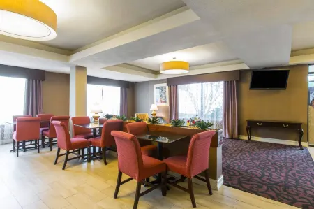 Royal Palms Inn Отели рядом с достопримечательностью «Eagles Landing Country Club»