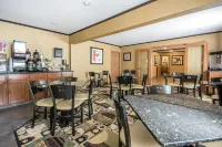 Quality Inn & Suites Decorah Hotels in Decorah