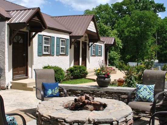 Historic Riverview Inn Two